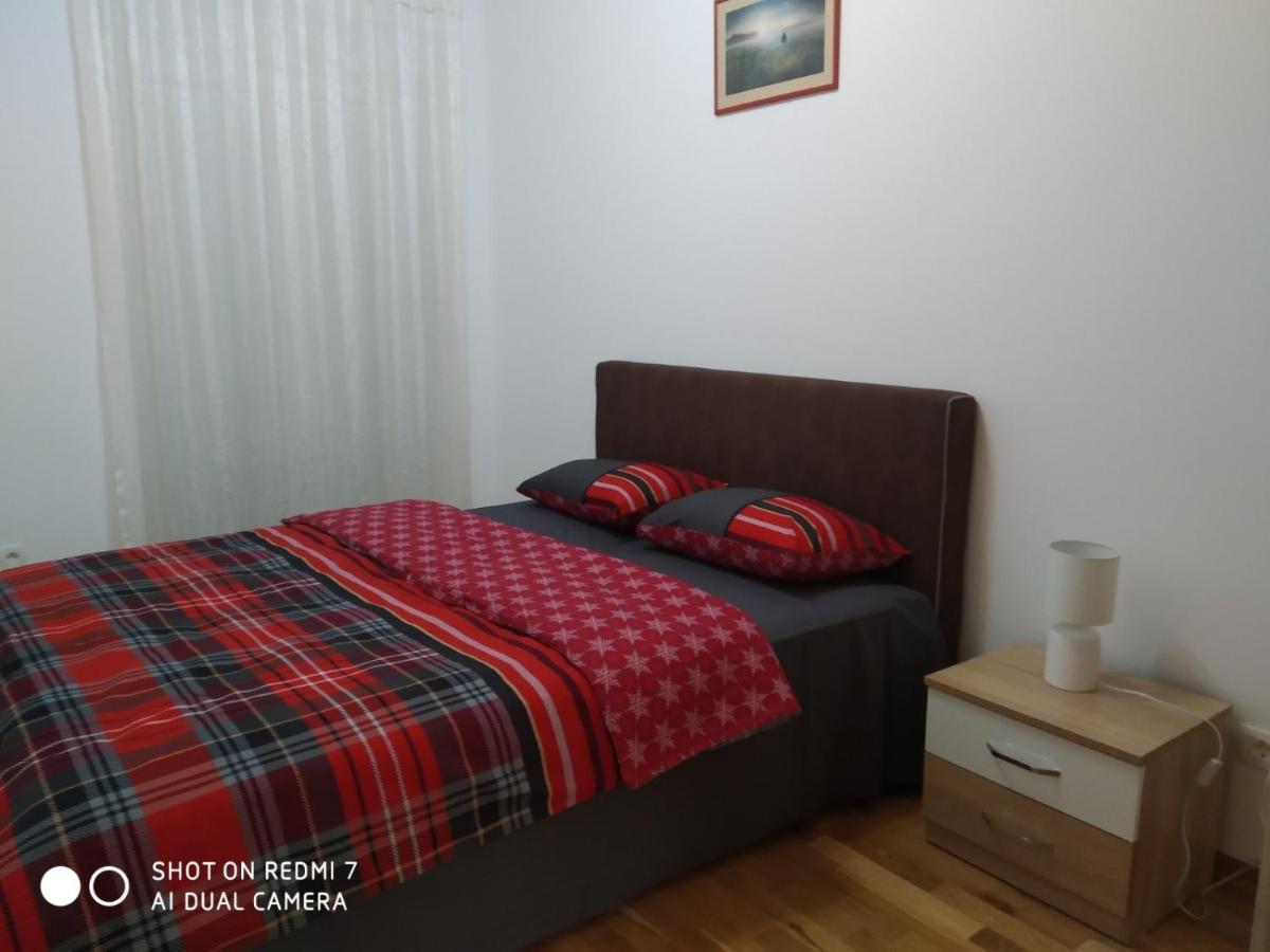 Renta Apartman Podgoriţa Exterior foto